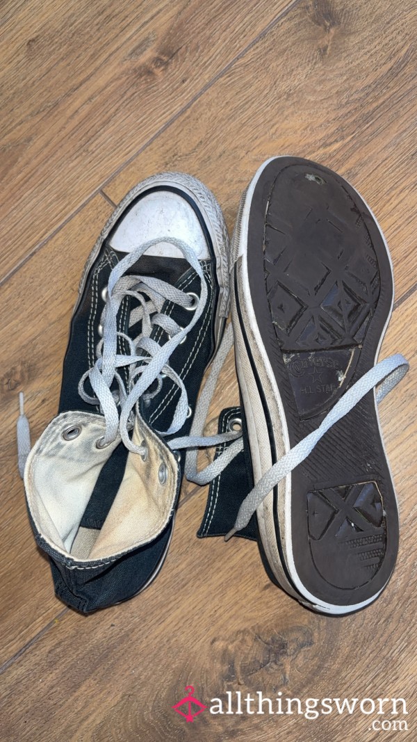5yr Old Filthy Converse Uk Size 5