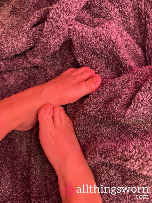 6 Feet Pictures From A Cheeky 20 Year Old👀