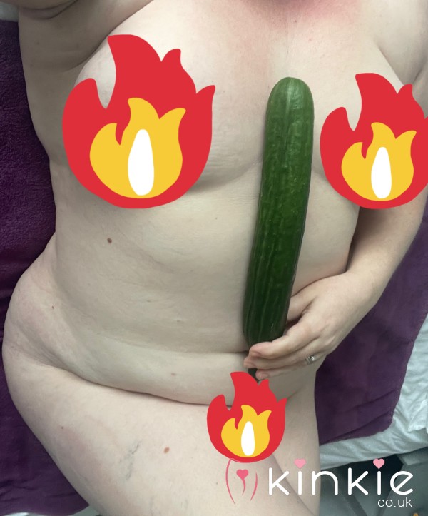 6+ Min Video F**cking Myself With Cuc*mber Till I C*m