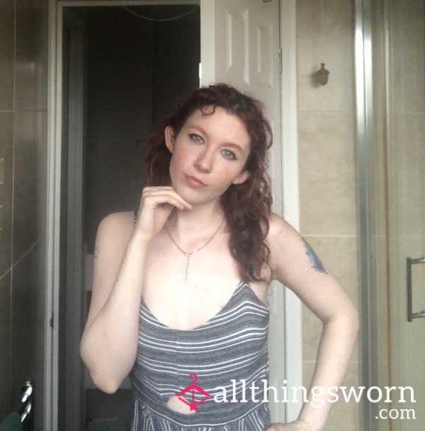 7 Clothed Middle Finger Photos (with Face 👩‍🦰)