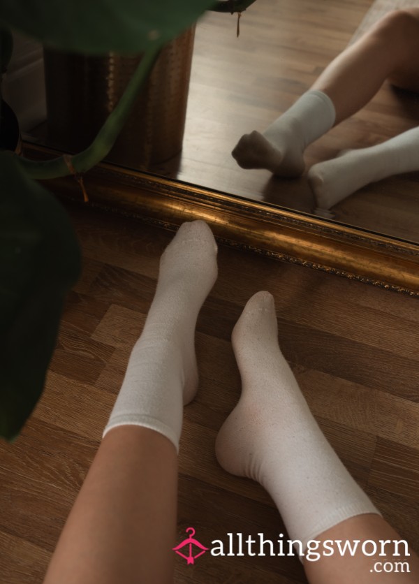 7 Day Sock Wear - Plain Long White Socks! 🤍