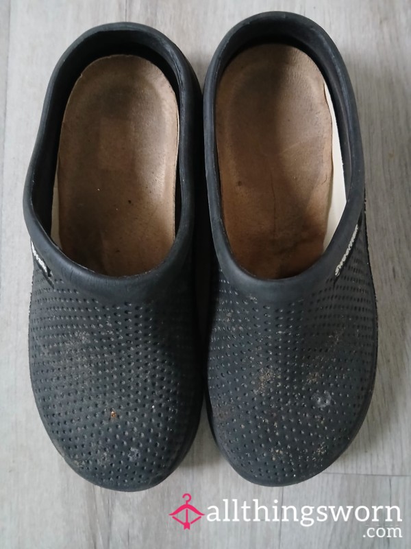 🥀 7 Years Of Filth - My Disgraced Black Clogs 👣