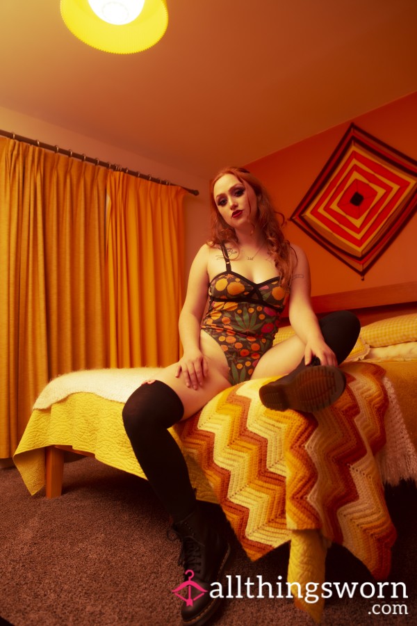 70s House Flower Power Photoshoot - Bedroom