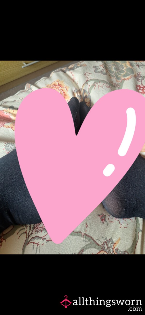 8 Feet And Leg Photos In 70 Denier Tights