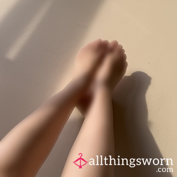 8 Golden Hour Feet Photos