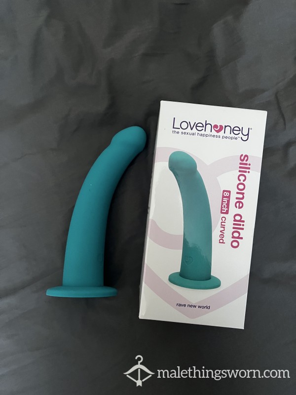 8” LoveHoney Silicon Curved Di**o