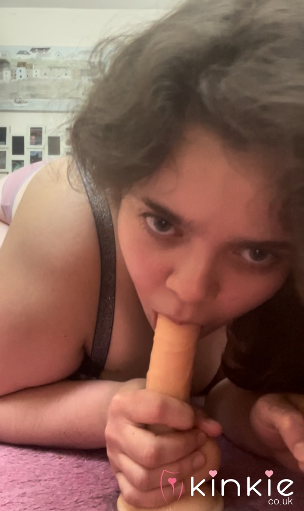 8 Mins- Messy Di**o Bl** Job In My Underwear