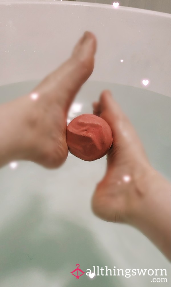8 Minutes Of Perfect Pink Toes Playing In The Bath