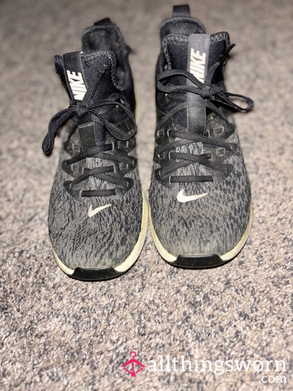 8 Year Old Nike’s 👟