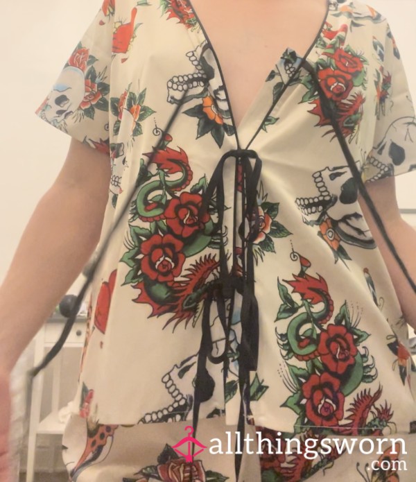 A Cheeky Show Of The Tits This Morning 😝