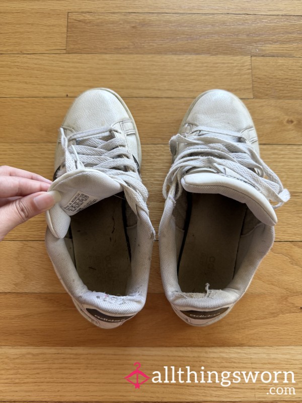 A Cute Nursing Students Loved Sneakers! ^ . ^