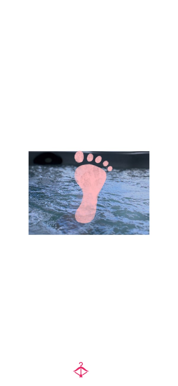 A Dip In The P**l A Trip To The Spa…👣🌊