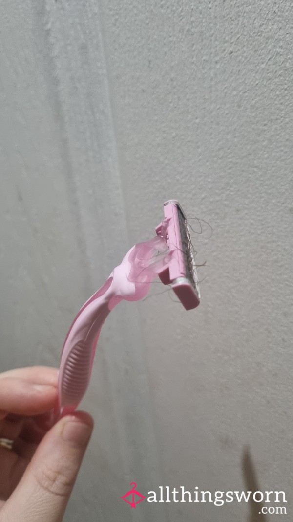 A 'down There' Shaver/razor