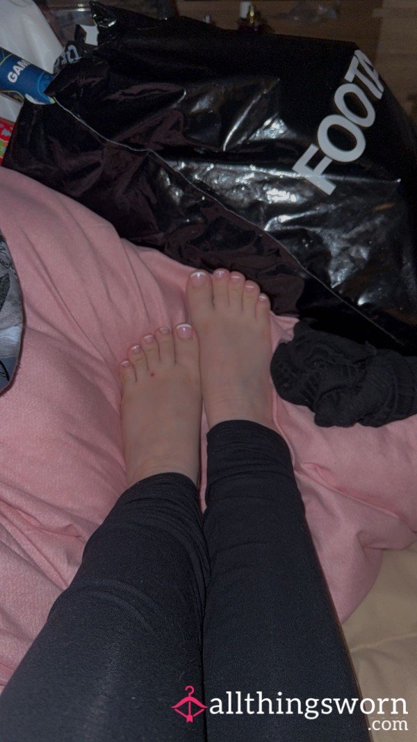 A Little Of My New Painted Toes 😘