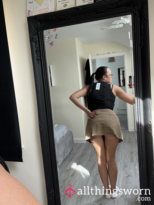 A Little Tease Beneath The Hem 😜