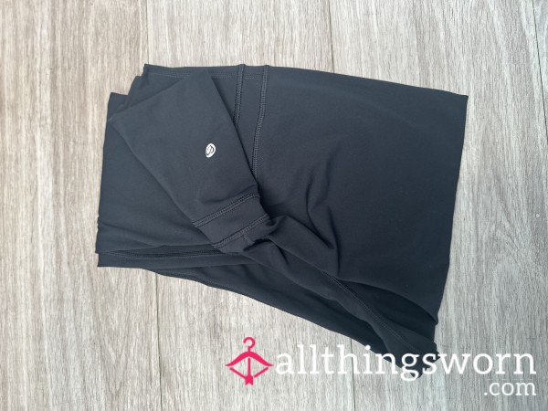 A Long Walk In The Sunshine This Afternoon, Feeling Sweaty Wearing My Gym Leggings.