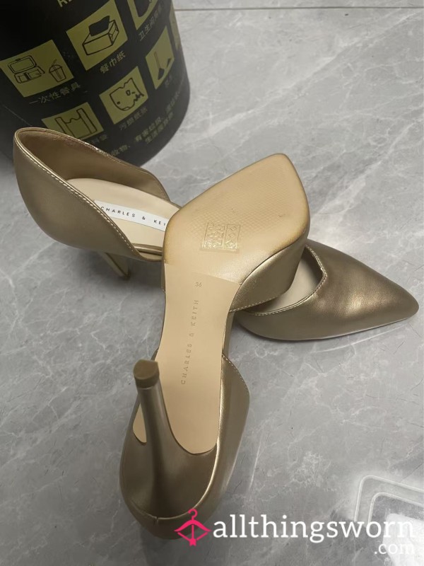 A Pair Of Old High Heels From China, I Really Like Them. They Are Very Comfortable To Wear And I Often Wear Them To Parties.