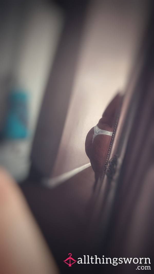 A Sneek P**k How My Panties Look On My Fat A$$ 🍑