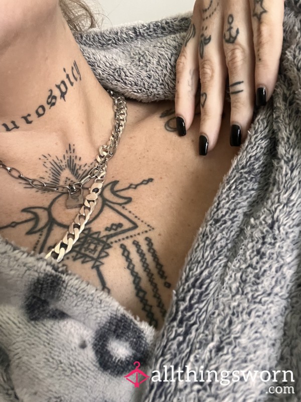 A Teaser Of Me Touching Myself