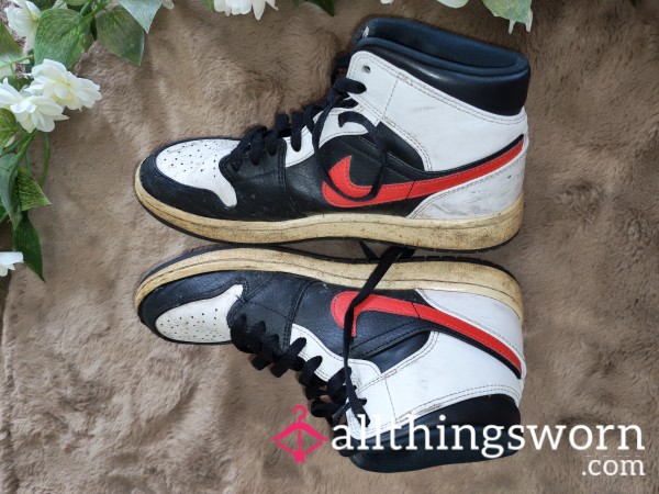 Absolutely Grotty Nike Jordans. Worn Constantly For A Year.