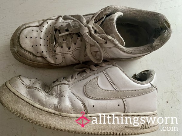 Absolutely Trashed 3 Year Old White Airforce 1’s😈