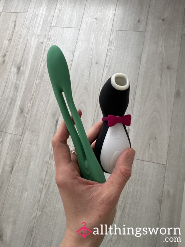 Actively Masturbating With My Toys (2 Mins)