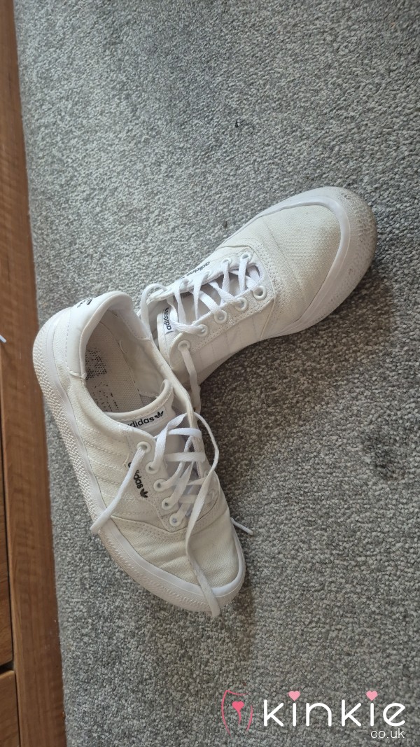 👟 Adidas Originals White Trainers – Size UK 5