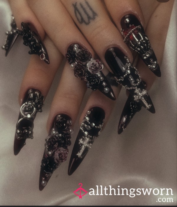 🕸️ Adopt A Bill (tribute Based): 💀 Claws Of The Enchantress (nails)