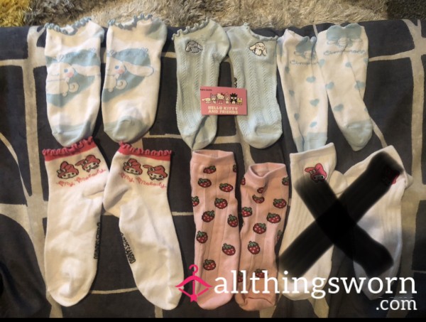 💖Adorable Hello Kitty Disney Socks💖