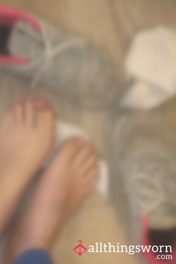 After Gym Shoe & Sock Strip  My Feet Reek Of Sweat