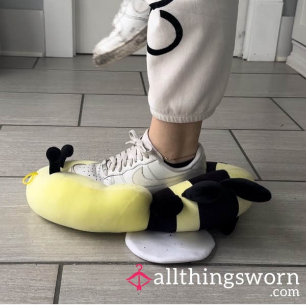 🎥 Air Force 1 Stuffy Tease And Crush (5min)