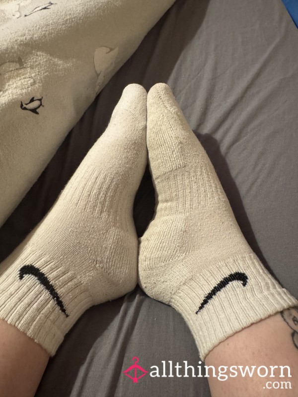 All-day Wear… Just For You 🧦👣