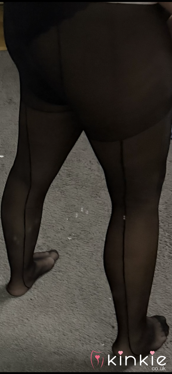 All-Day Worn Black Sheer Pantyhose – Back Seam, Office & Commute Wear
