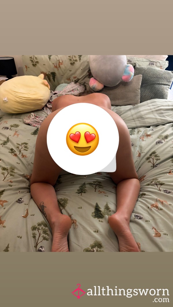 All Fours Showing A** And Pu**y