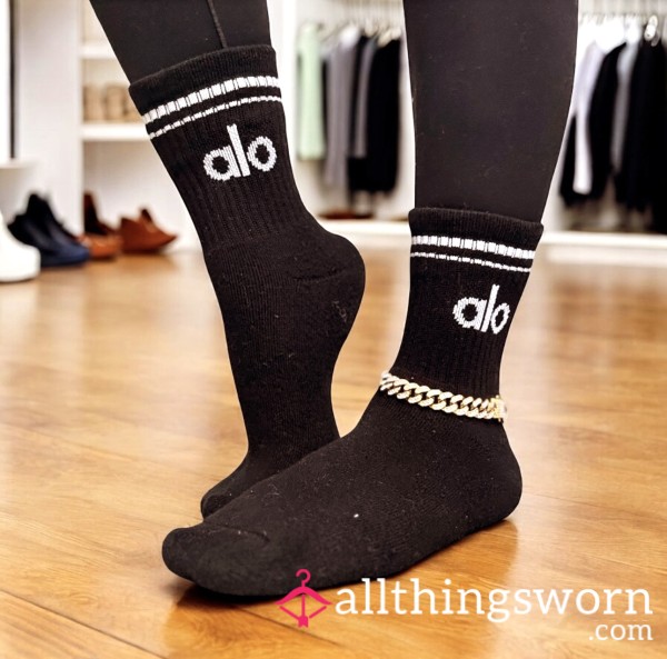 Alo Crew Socks (Black)