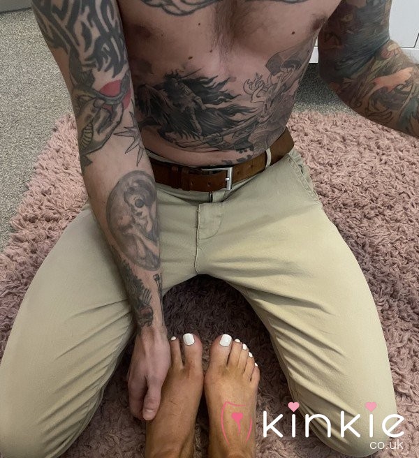 ✨Alpha Sub Ma**aging My Feet ✨ (3mins)