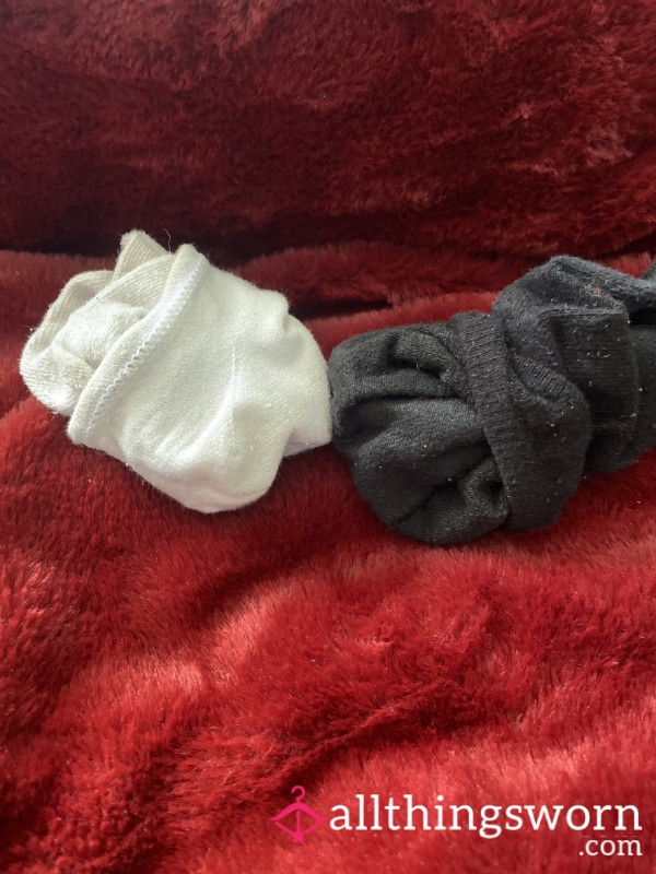 Ankle Socks To Wear- Black Or White