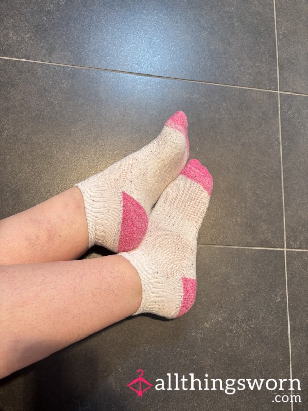 Including Shipping, 48hrs Wear. Anklet Socks, White Plus Coloured Toes. Pick Your Favourite Colour, As You Can See Mine Is Green Like My Eyes