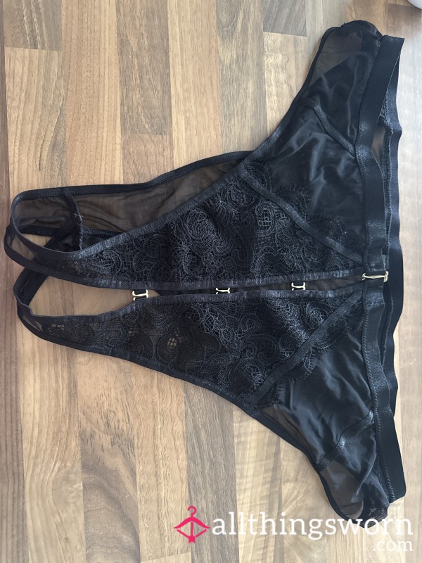 🖤 Ann Summers Black Lace Crotchless Knickers – Size 24/26 🖤