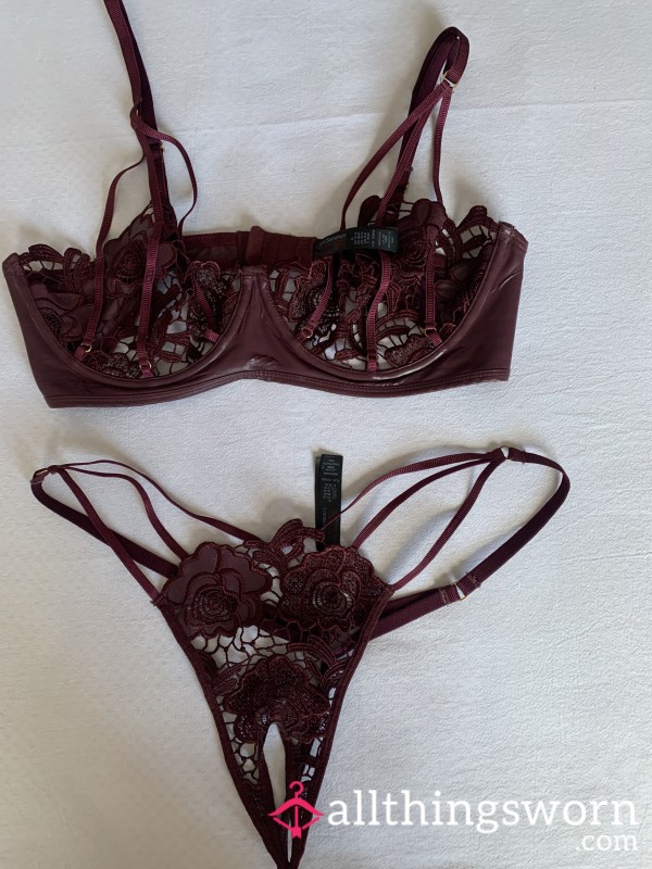 Ann Summers Bra And Thong Set .