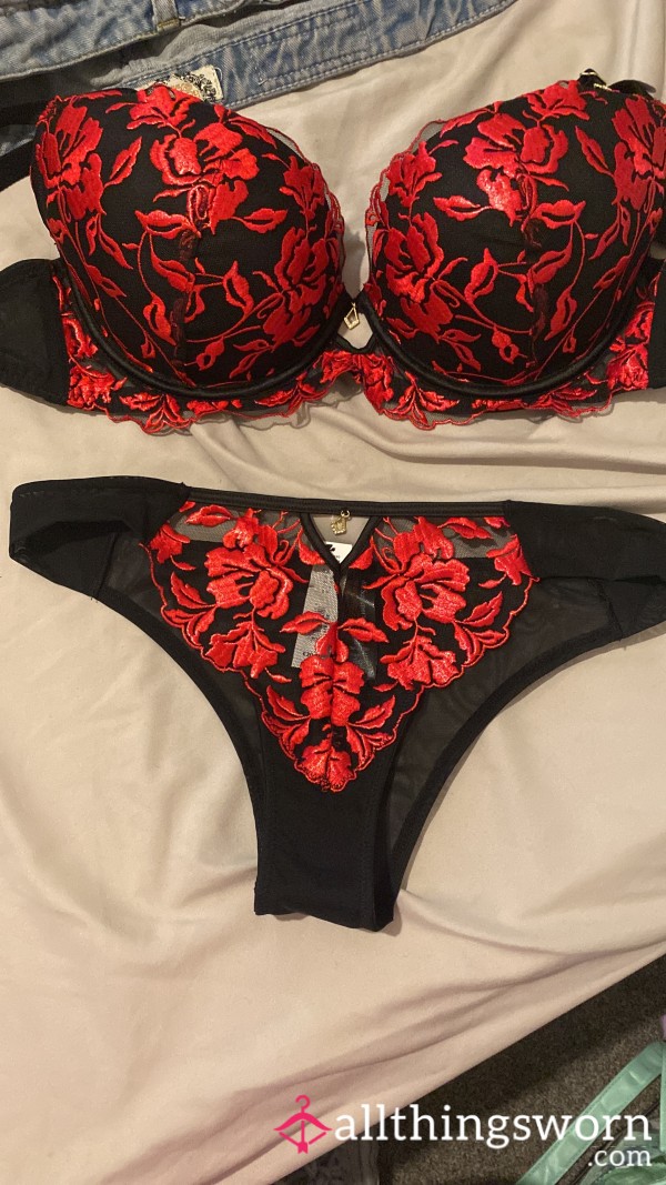 Ann Summers Lace Set - Add Ons Available 😉
