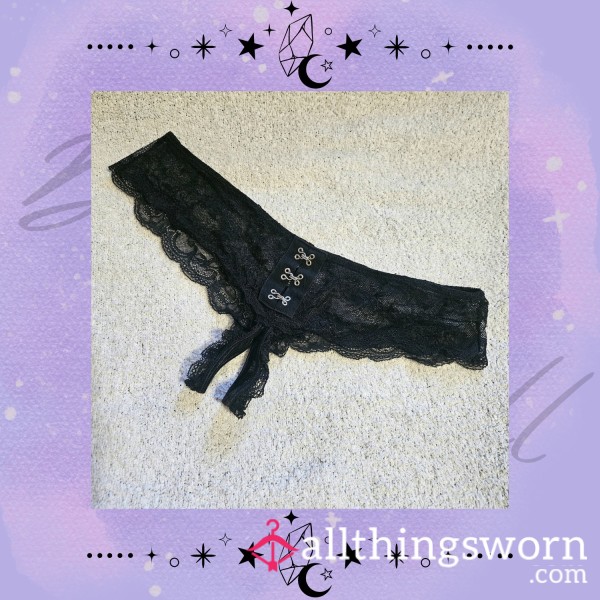 💋 Ann Summers Worn Black Lace Crotchless Panties – Bold & Seductive 💋
