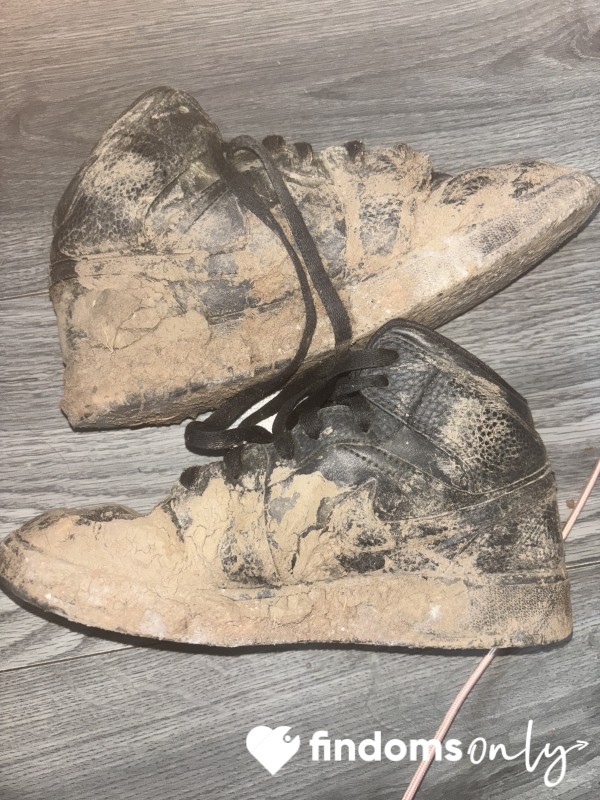 Another Pair Of Muddy Nikes Size 4