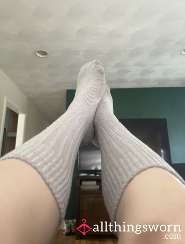 Aphrodite’s Tall Socks 🧦