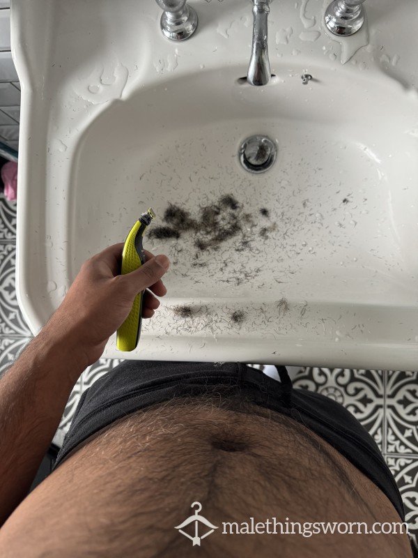Arab Daddy’s Salt And Pepper Beard Trimmings