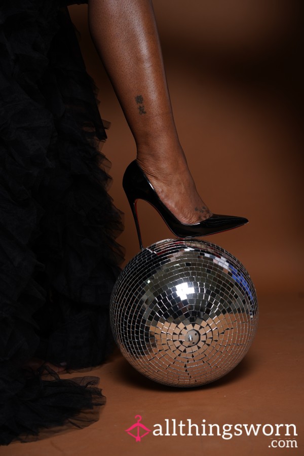 Arches In Heels: Your Chocolate Princess Flexing In High-End Strut