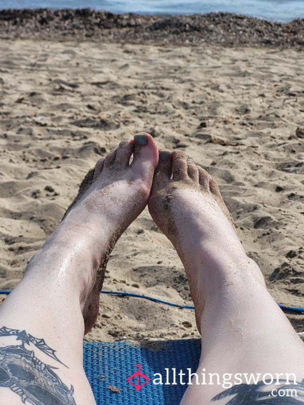 Are You A Foot Cluck?