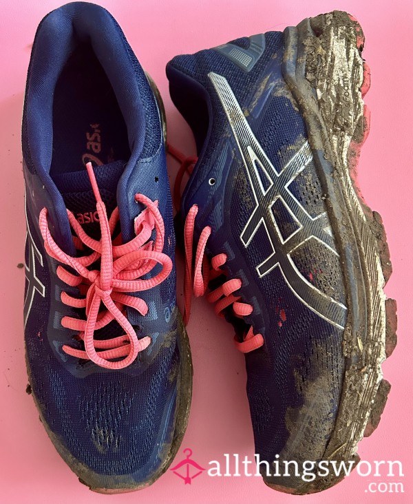 ASICS Trainers Old Worn And Muddy Size 6.5