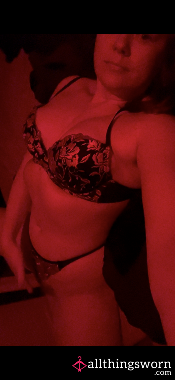 Asking To Be Daddy’s Good Girl In My Matching Bra & Pantie Set