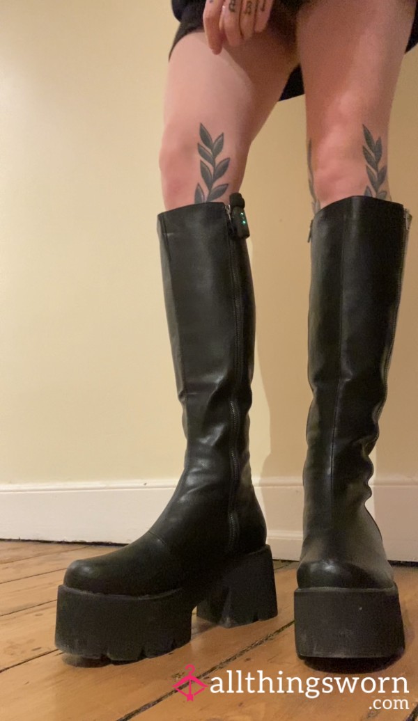 ASMR Boot Unzip And Foot